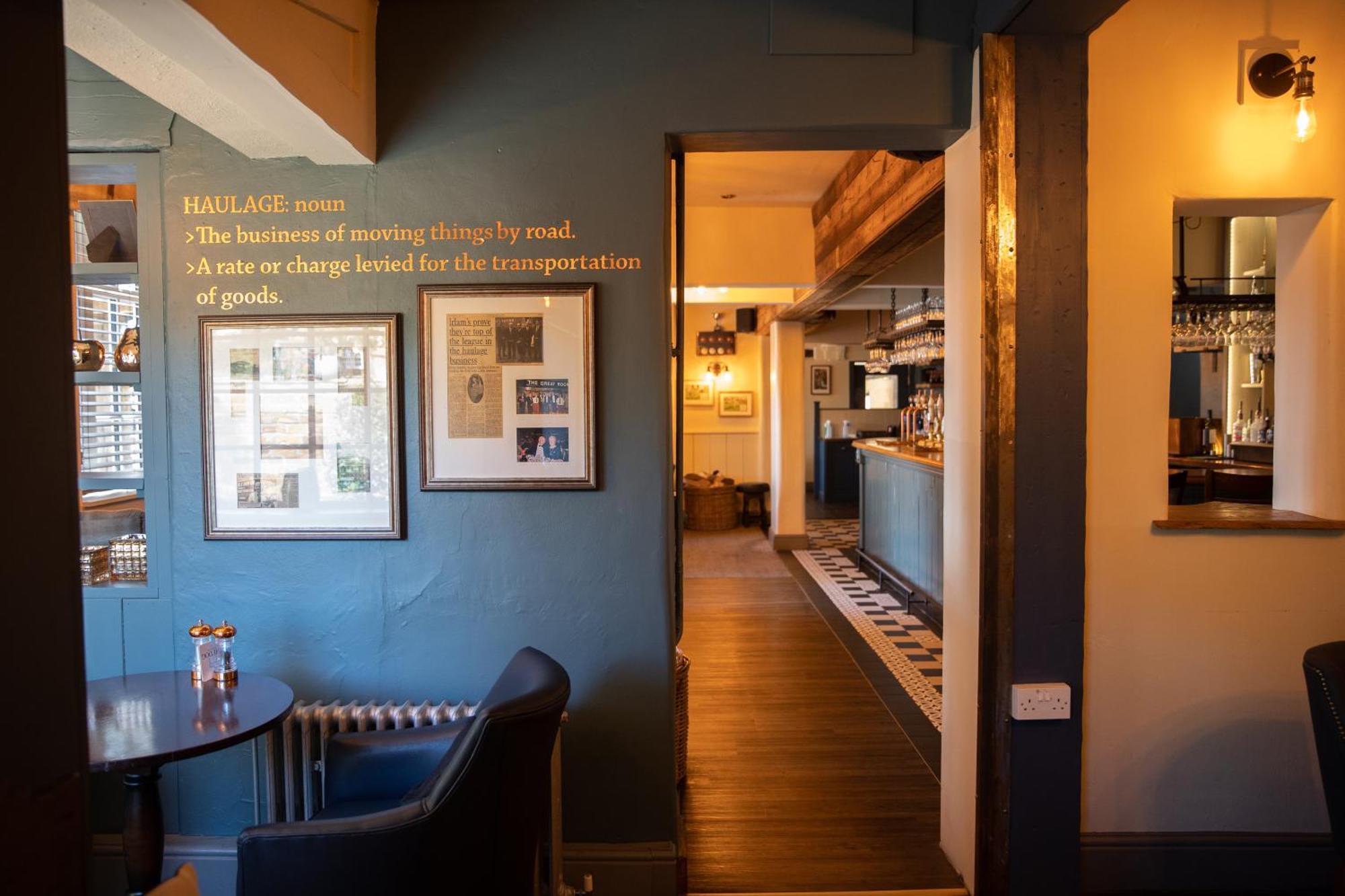 The Dog In Over Peover Knutsford Buitenkant foto